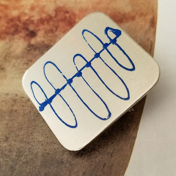 Relisted -Abstract Silver with blue squiggle brooch pin - Picture 3 of 6
